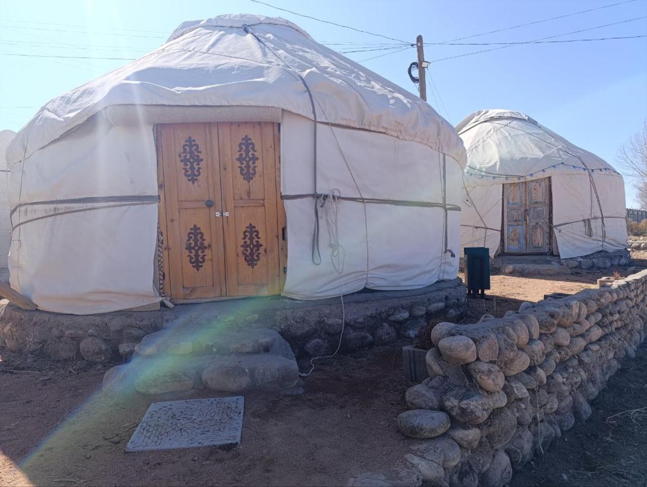 Guest House And Yurt Camp "Ailuu" Tong Eksteriør bilde